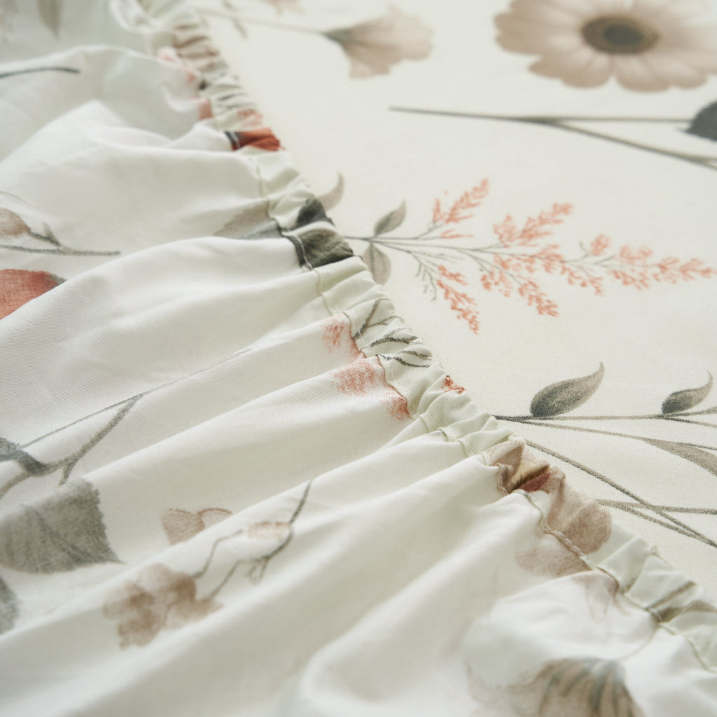 DaDalogy Enchanted Meadow Bed in a bag Set - Victoria Garden Delicate Floral Symphony in Beige, Rose, and Soft Green, Luxuriously Soft Quilted Set